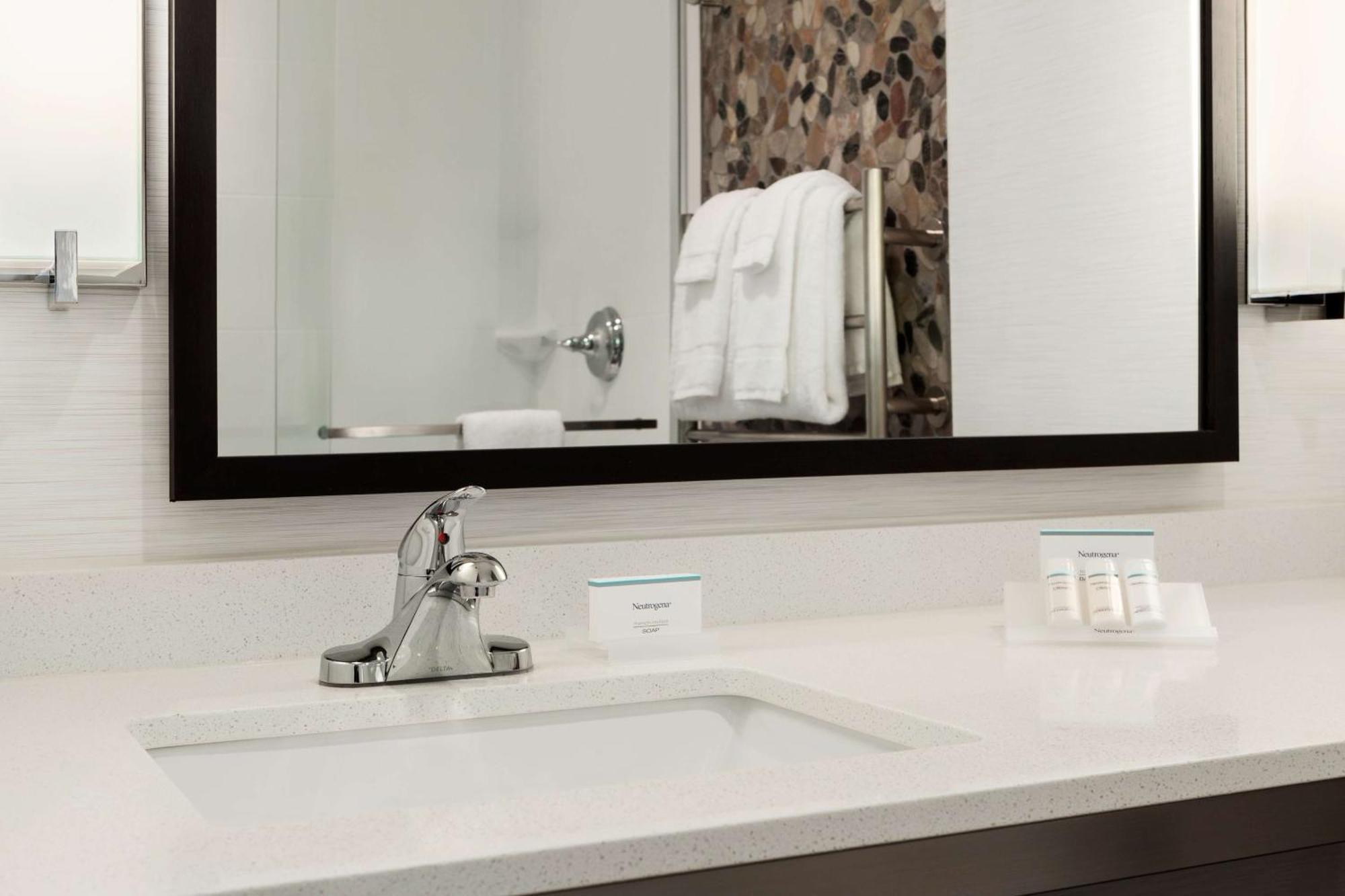 Hilton Garden Inn Charlotte Southpark Esterno foto